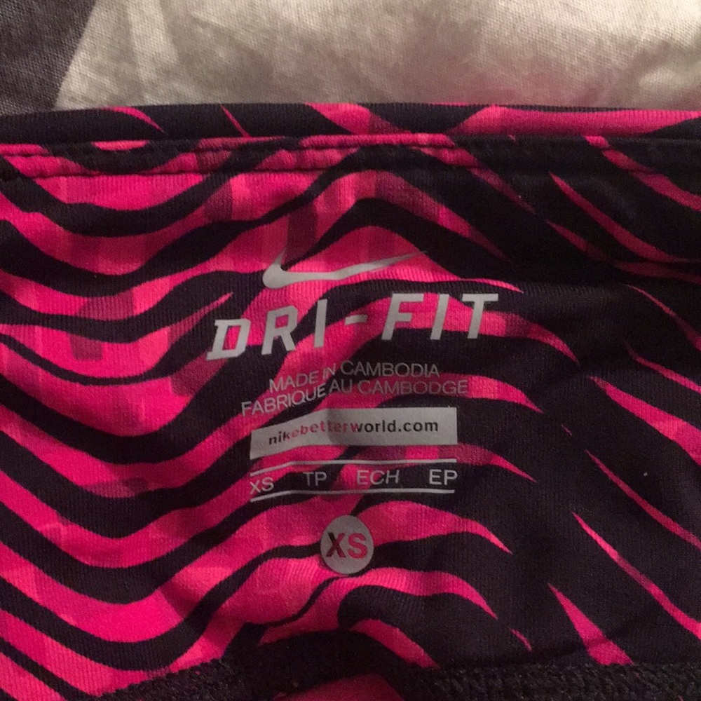 Nike Dri Fit - Picture 5 of 5